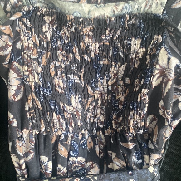 Beautiful floral midi dress  from Everve worn once - Picture 3 of 6